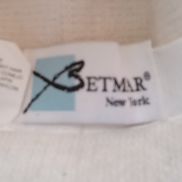 Vintage Lady's Hat - Picture 3 of 4